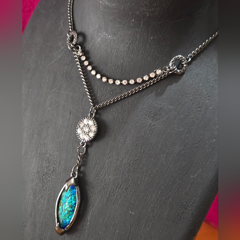 "Simply Vera Vera Wang" layered necklace with dichroic glass cabochon pendant. - Picture 2 of 7